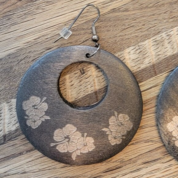 2" Floral Wooden Disk Earrings w Antiqued Bronze French Hook - Picture 3 of 8